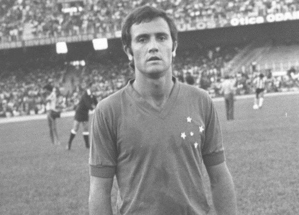 Roberto Perfumo defendeu o Cruzeiro nos anos 1970 — Foto: Divulgação/site do Cruzeiro