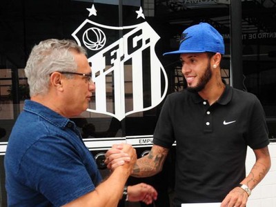 Paulinho realiza exames no Santos, conhece CT e assinará na quarta-feira