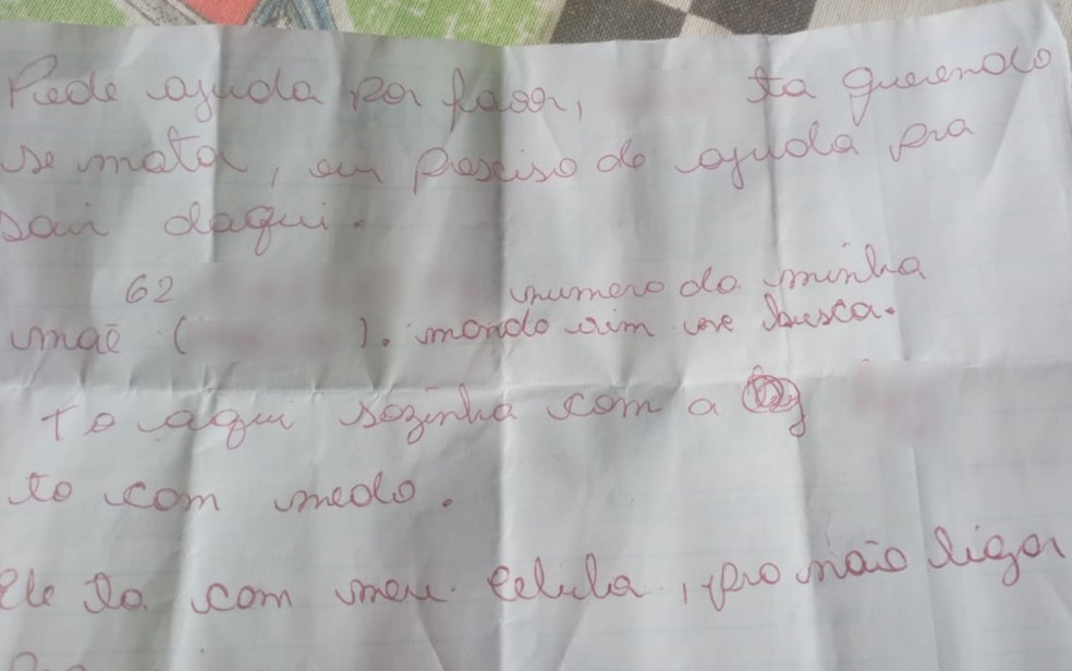 Mulher mantida em cárcere é resgatada após jogar bilhete por cima do muro com pedido de socorro: Tá querendo me matar