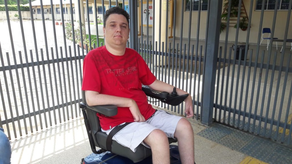 ENEM 2019 - DOMINGO (10) – ARIQUEMES (RO) - Antônio Nogueira, 25 anos, faz o Enem pela primeira vez e se preparou com vídeo aulas na internet. Ele diz que o primeiro domingo de avaliação foi tenso, mas hoje está mais tranquilo. — Foto: Rinaldo Moreira/G1