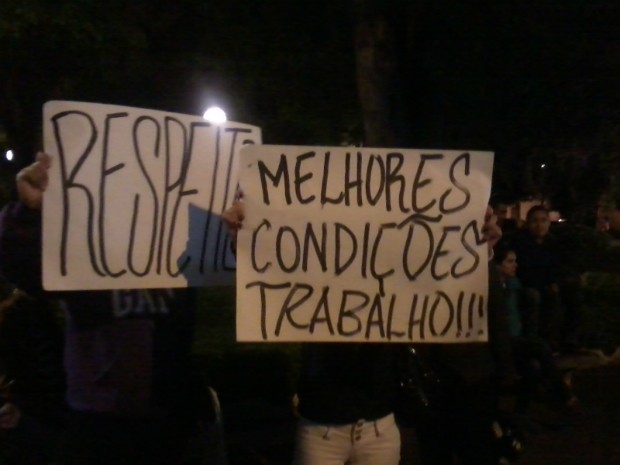 Funcionários do HR anunciam greve e aderem à manifestação em Itapetininga (SP). (Foto: Jéssica Pimentel / G1)