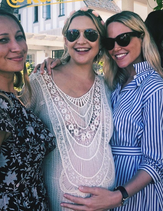 Kate Hudson ganha chá de bebê (Foto: Reprodução/Instagram) Kate Hudson ganha chá de bebê (Foto: Reprodução/Instagram)
