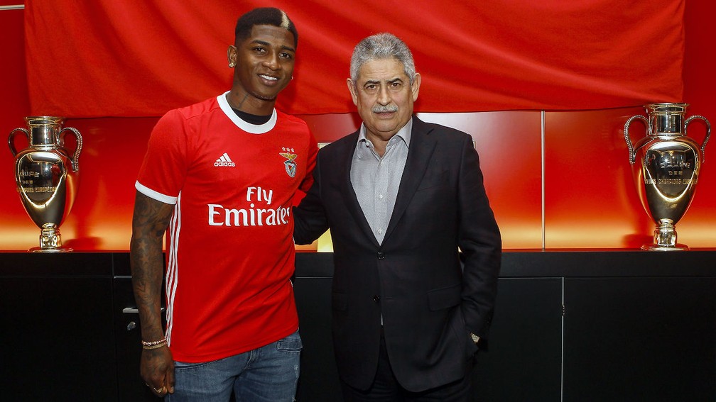 Corinthians Pede Mais Dinheiro Ao Benfica Por Pedrinho E Quer Yony Gonzalez Por Emprestimo Corinthians Ge Globo
