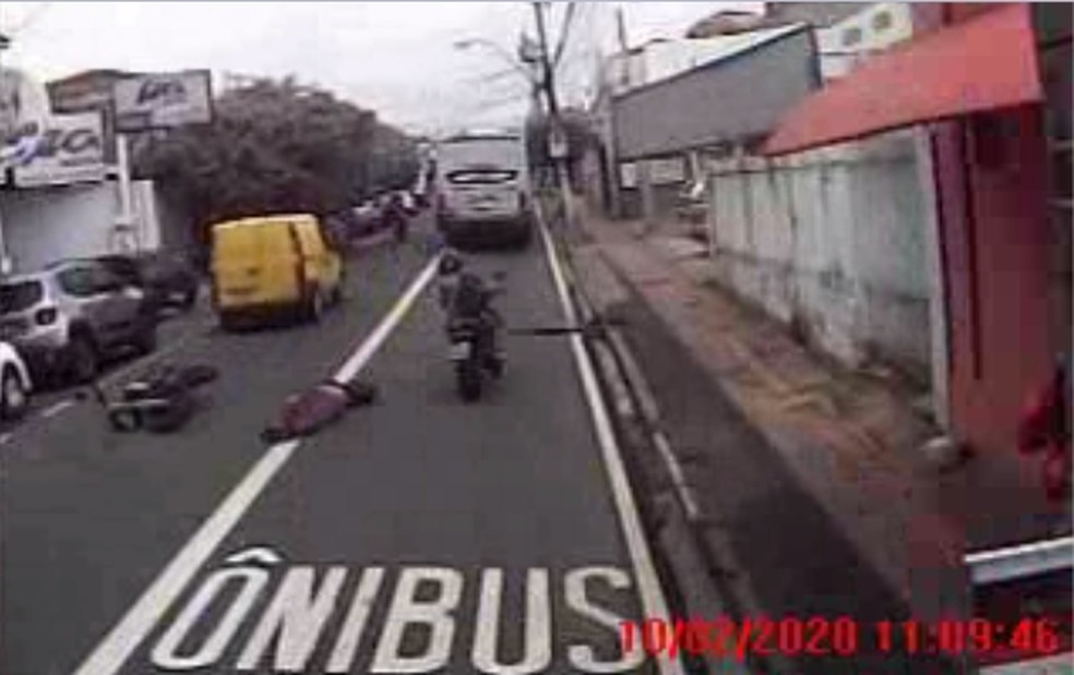 Acidente Na Avenida 23 De Maio Video Registra Momento Em Que Motociclista Morre Atingido Por