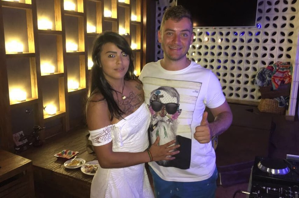 Gabrielly e Sillas passaram a noite de réveillons juntos em Bertioga, SP (Foto: Arquivo Pessoal)