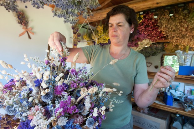 Flores secas: 5 passos simples para estiliza-las e decorar a casa (Foto: Getty Images) Flores secas: 5 passos simples para estiliza-las e decorar a casa (Foto: Getty Images)