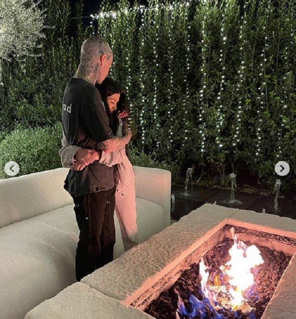 Travis Barker e Kourtney Kardashian (Foto: Instagram)