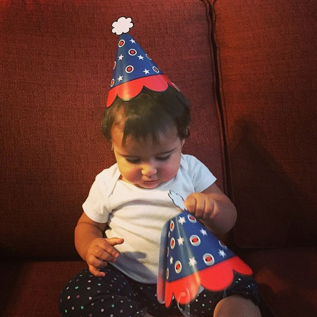 Bruna adorou os chapéus (Foto: Reprodução/ Instagram)