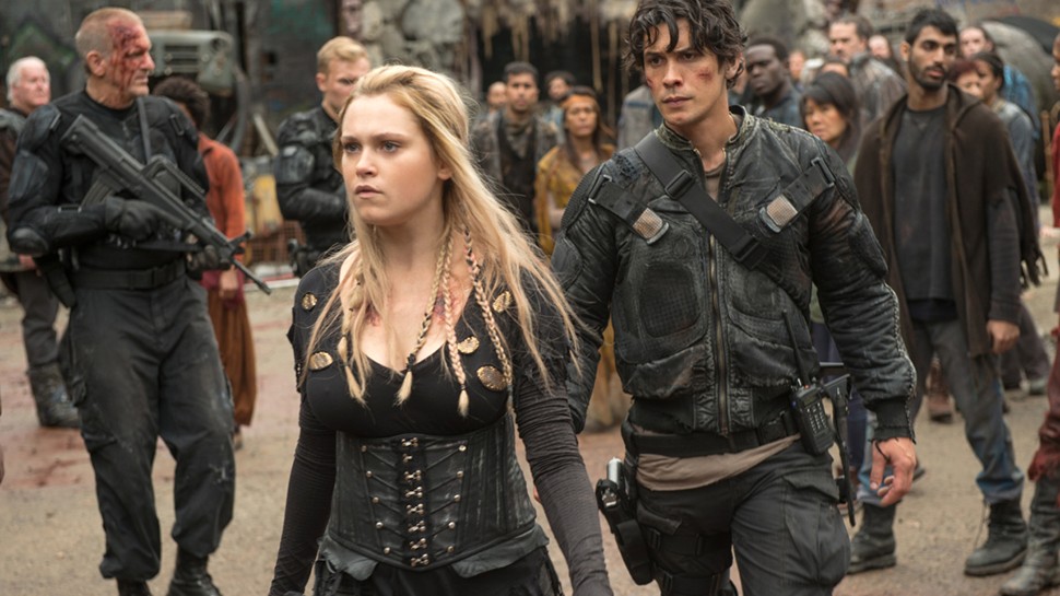 The 100 -- "Echoes" -- Image HU401a_0238 -- Pictured (L-R): Eliza Taylor as Clarke and Bob Morley as Bellamy -- Credit: Diyah Pera/The CW -- ÃÂ© 2016 The CW Network, LLC. All Rights Reserved (Foto: Diyah Pera/THE CW)