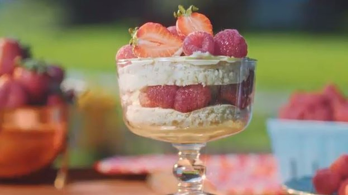 Trifle de Frutas Vermelhas Receitas