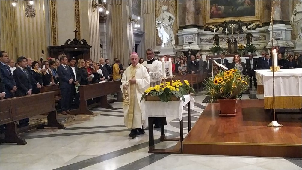 Missa foi celebrada pelo Arcebispo de Salvador e Primaz do Brasil Dom Murilo Krieger — Foto: Maiana Belo/G1 Bahia