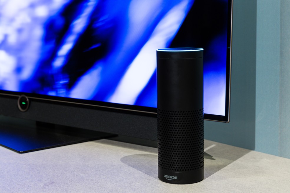 Os comerciais podem ativar sua Alexa acidentalmente, então é melhor mantê-la afastada — Foto: Reprodução/Unsplash