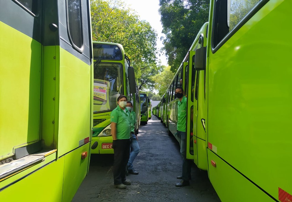 Prefeitura e Setut entram em acordo; ônibus podem voltar a operação normal na próxima segunda-feira (11) — Foto: Ilanna Serena/g1