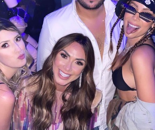 Dani Calabresa, Nicole Bahls e Anitta (Foto: Reprodução/ Instagram)