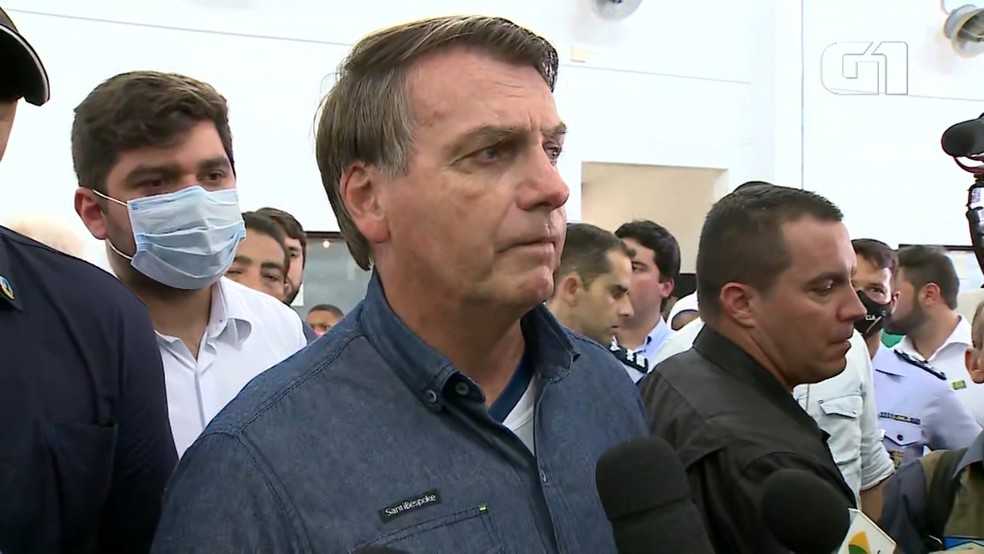 Bolsonaro diz que auxílio emergencial deve ser estendido por '3 ou 4 meses' — Foto: Reprodução/TV Mirante/G1 MA