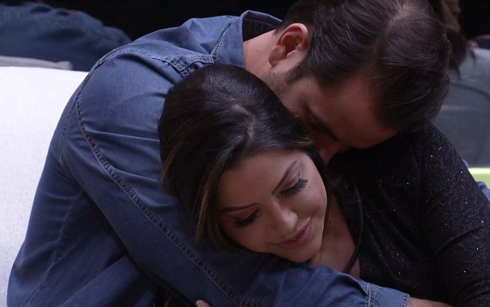 Gustavo abraa Las no 'BBB22'  Foto: Reproduo/Globo