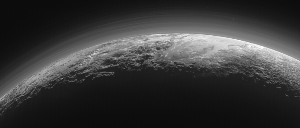 O horizonte de Plutão (Foto: NASA)