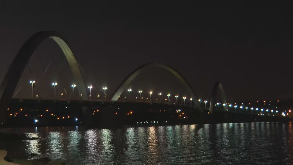 Ponte JK, no DF, durante o início da manhã desta terça-feira (20) — Foto: TV Globo/Reprodução