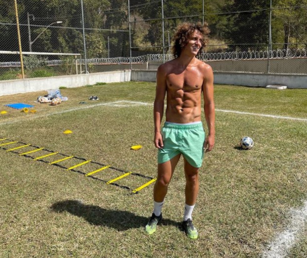 David Luiz publicou seus treinos durante o período em que ficou sem clube — Foto: Reprodução/Instagram