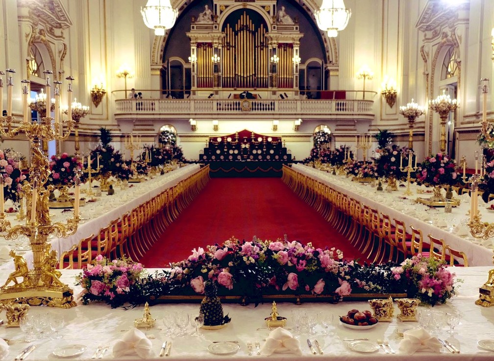 Banquete de Estado oferecido nesta segunda-feira (3) ao presidente americano, Donald Trump, no Palácio de Buckingham, em Londres. — Foto: Twitter/Família real britânica