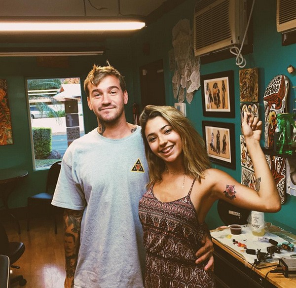 Carolina Oliveira mostra nova tatuagem (Foto: Reprodução/Instagram)