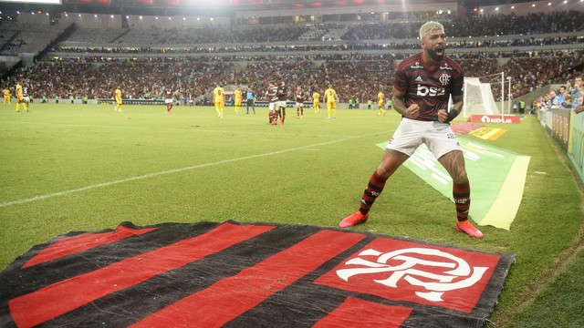 Gabigol comemora gol do Flamengo em vitória sobre o Madureira