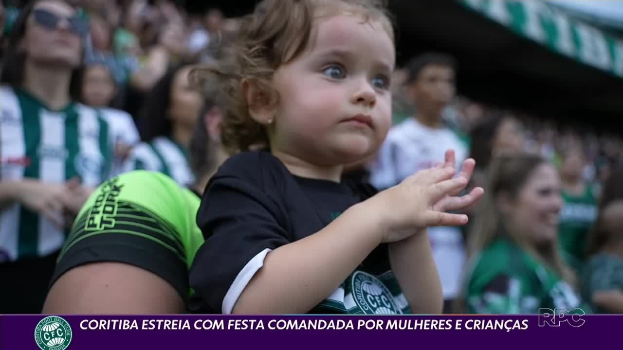 Couto Pereira recebeu quase nove mil torcedores, entre mulheres e crianças