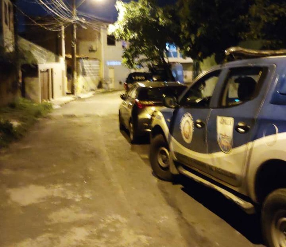 Rua onde fica a casa invadida por homens que fizeram três pessoas reféns em Lauro de Freitas, na Região Metropolitana de Salvador — Foto: Arquivo Pessoal