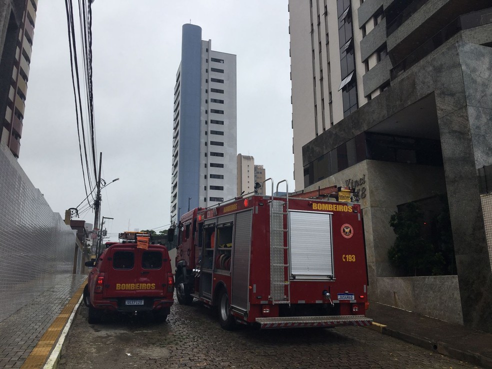 Incêndio atinge apartamento na Zona Leste de Natal — Foto: Pedro Trindade/Inter TV Cabugi
