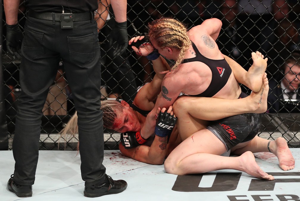 Valentina Shevchenko castigou Priscila Pedrita no UFC Belém (Foto: Buda Mendes/Zuffa LLC )
