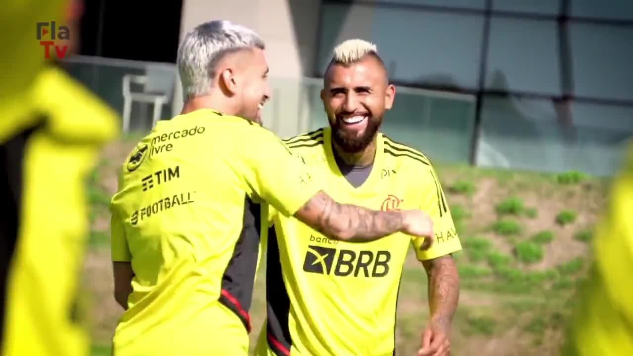 Vidal faz primeiro treino como jogador do Flamengo