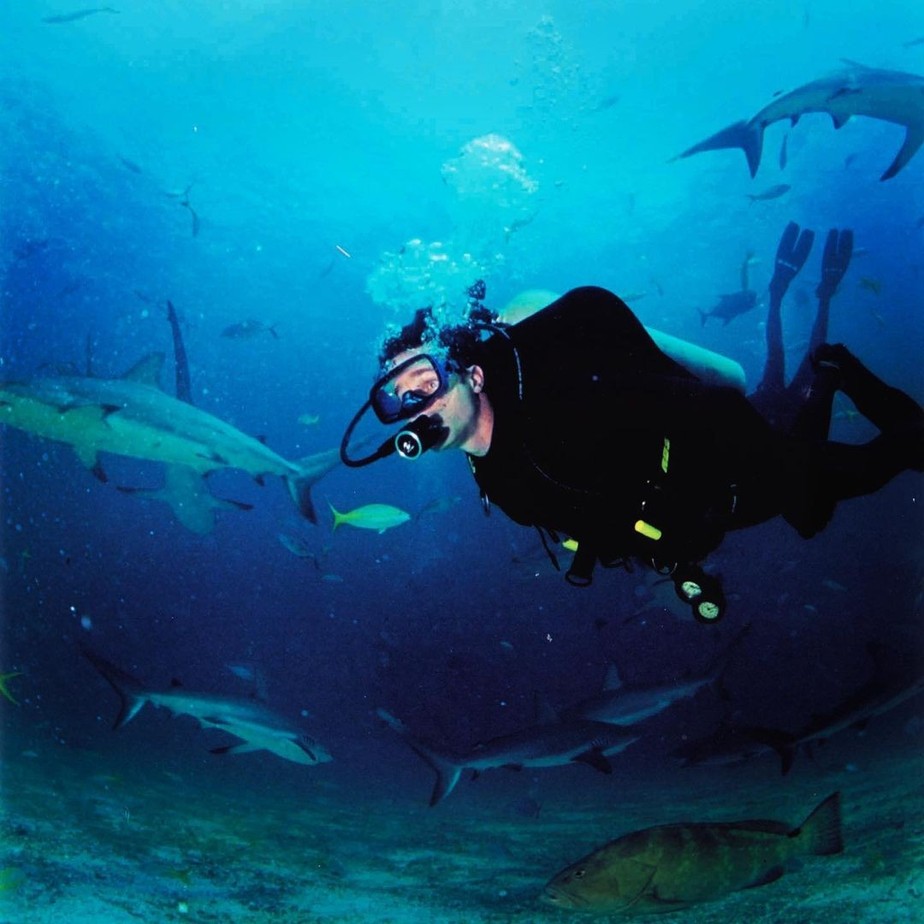 Jacques Cousteau durante mergulho: