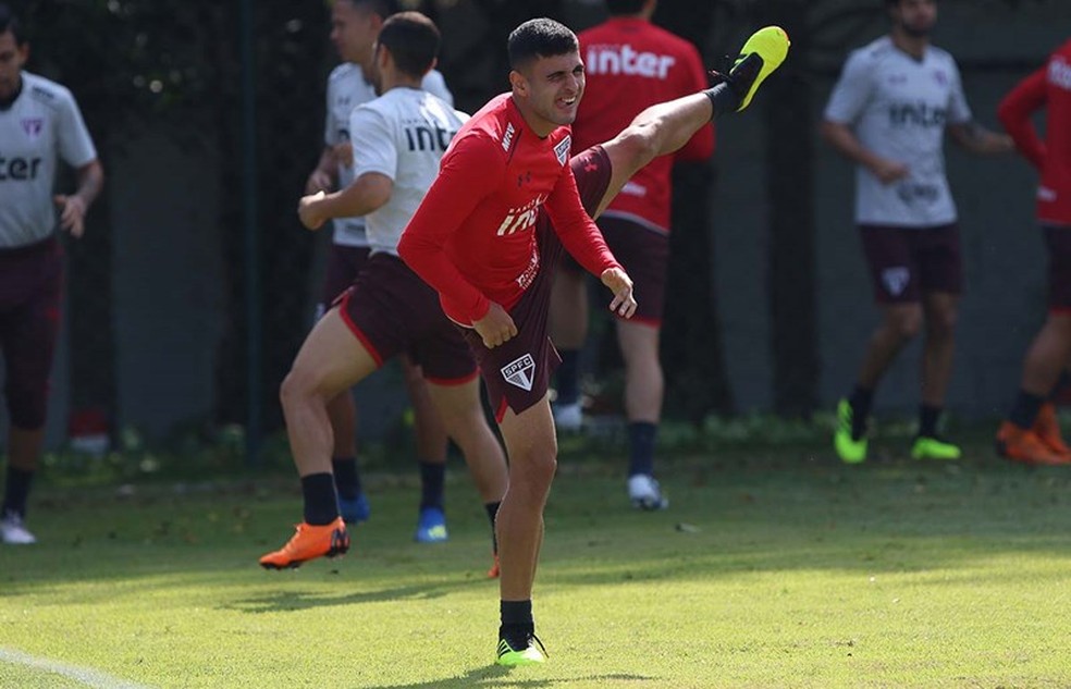 Liziero tem tido destaque no SÃ£o Paulo desde que foi promovido (Foto: Rubens Chiri/saopaulofc.net)