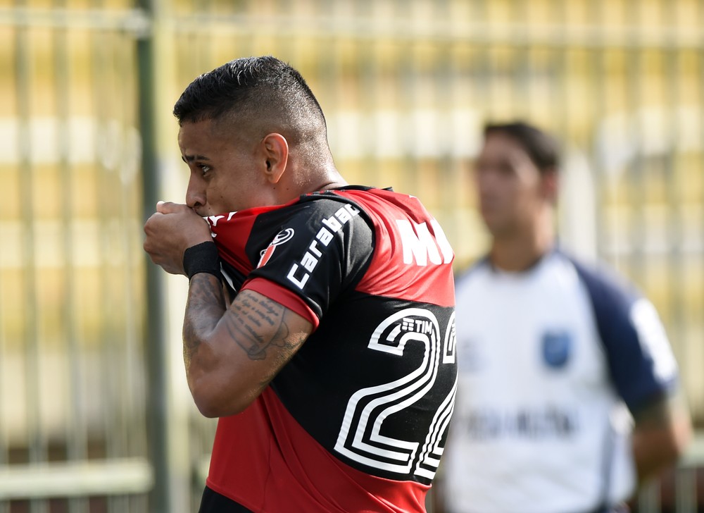 Everton revira baú do hexa por fim de jejum