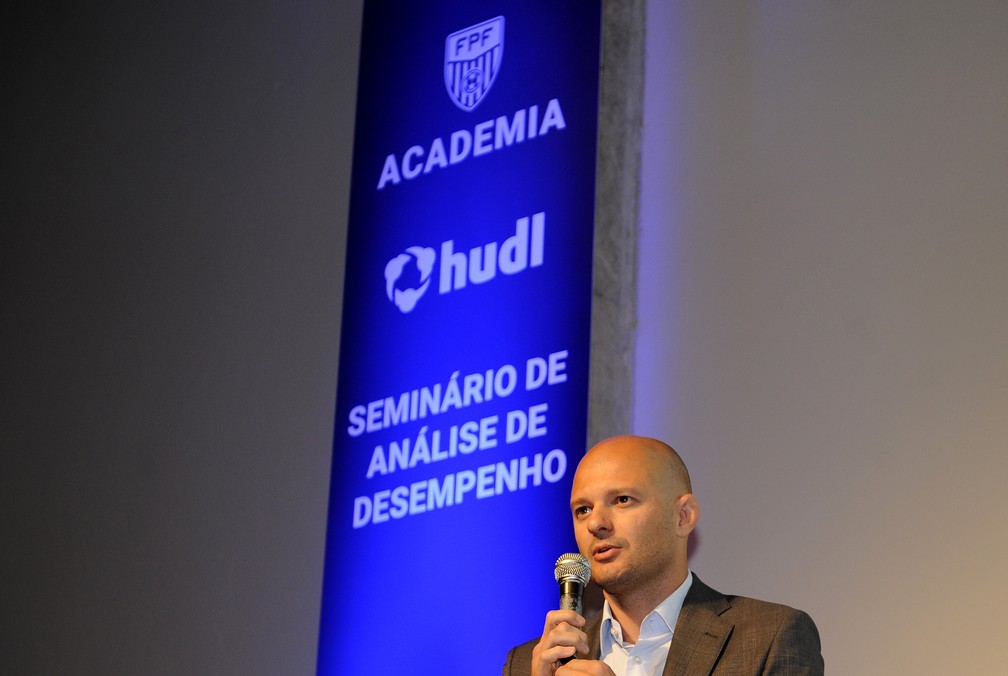 William Thomas, diretor de futebol do Santos — Foto: Rodrigo Corsi/FPF
