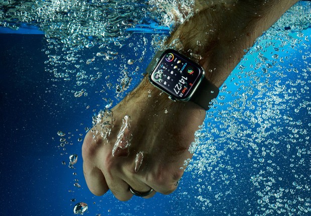 Dispositivos como o Apple Watch ajudam a monitorar a performance de atletas em vários esportes (Foto:  T3 Magazine/Getty Images)