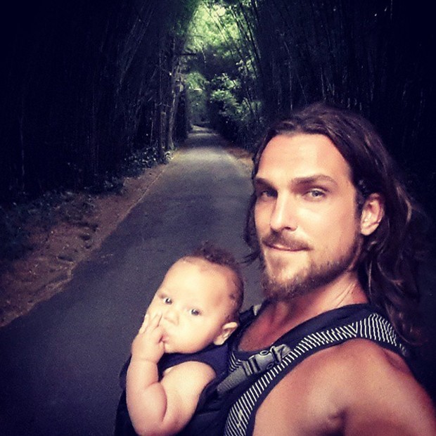 Igor Rickli e o filho (Foto: Reprodução/Instagram)