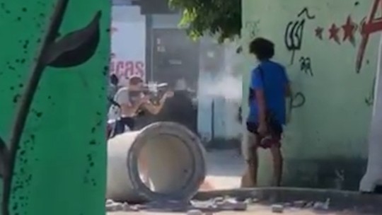 Vídeo: bandidos entram em confronto com a PM na Vila Aliança