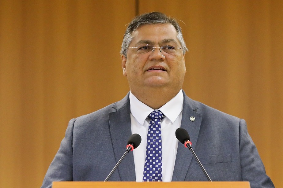 Flávio Dino anuncia apreensão de mais de 110 fuzis e diz que há 'CACs a  serviço do crime organizado' | Brasil | O Globo