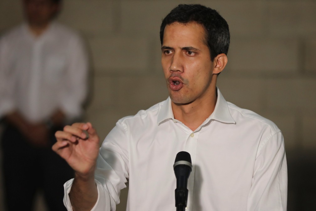 Juan GuaidÃ³, autoproclamado presidente interino da Venezuela, discursa em coletiva de imprensa apÃ³s acirramento da crise nas fronteiras venezuelanas â€” Foto: Luisa Gonzalez/Reuters