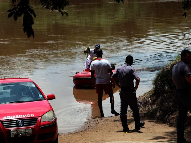 Mergulhadores do Corpo de Bombeiros trabalharam no resgate de corpo em Piracicaba (Foto: Mateus Medeiros/Arquivo pessoal)