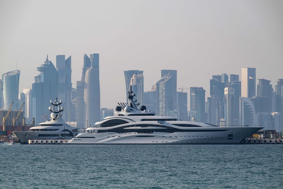 Iate de luxo ancorado em Doha para a Copa do Catar