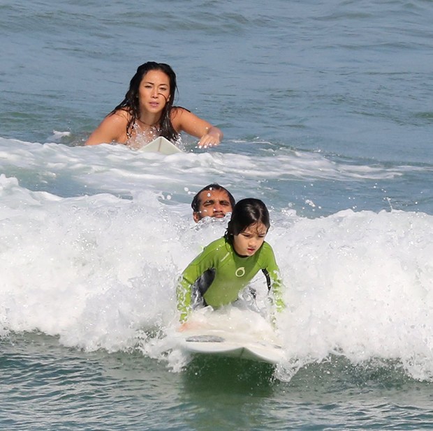 Danni Suzuki com o filho, Kauai (Foto: Agnews)