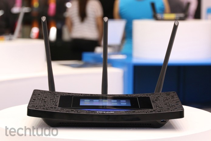 Antena externa pode ajudar Wi-Fi chegar em mais pontos da casa (Foto: Nicolly Vimercate/TechTudo)