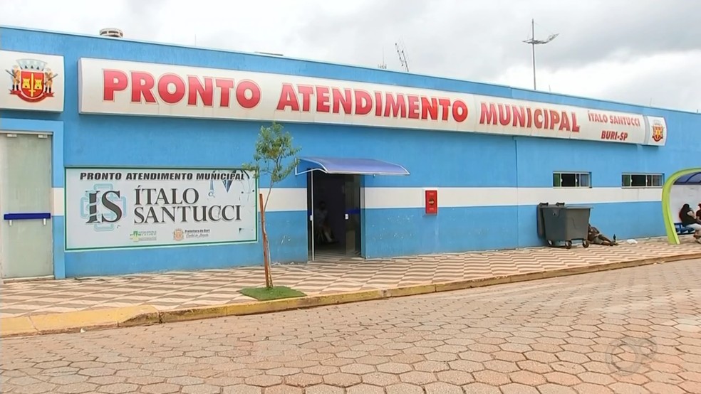 Pronto atendimento municipal de Buri - Hospital de Buri está com de seis pacientes que aguardam vaga de UTI nesta sexta (12) — Foto: TV TEM/Reprodução