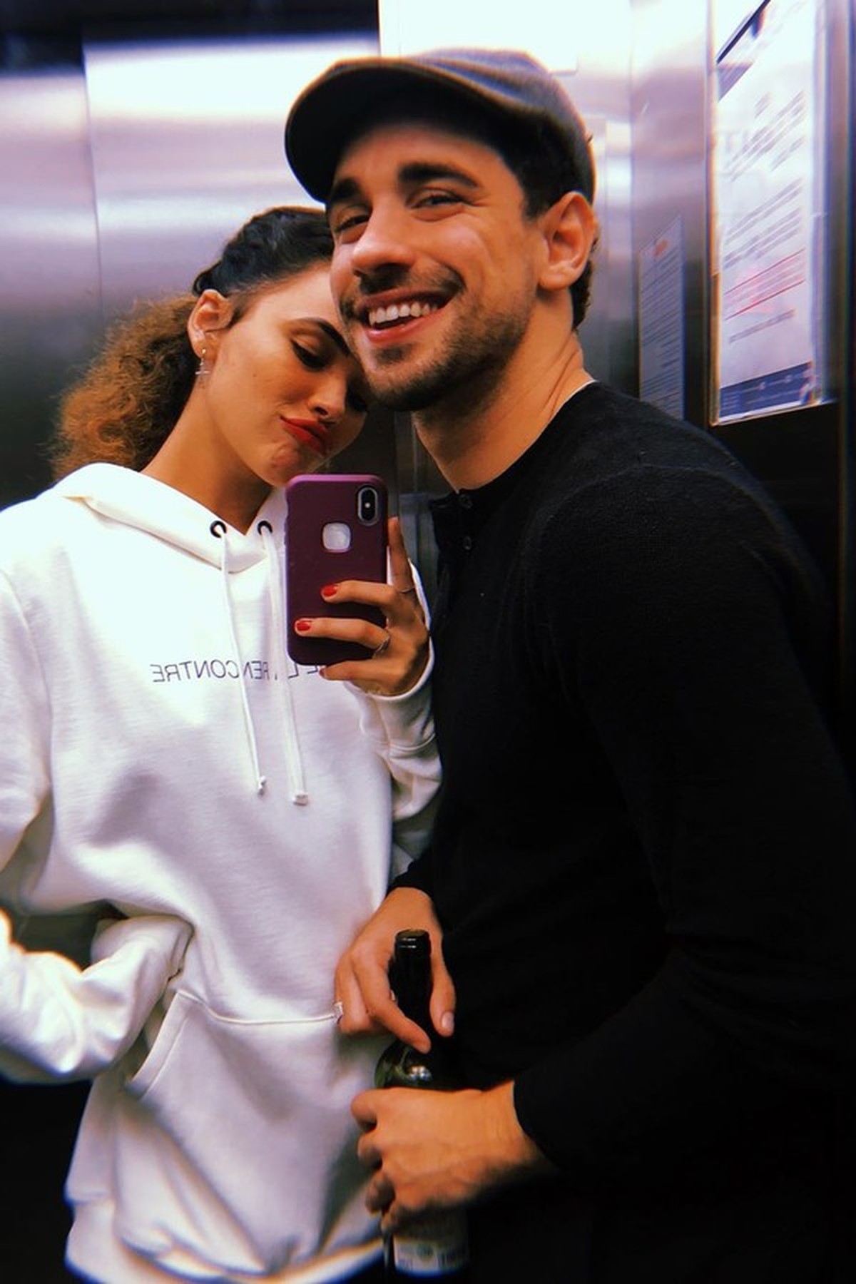 Giovana Cordeiro E Namorado