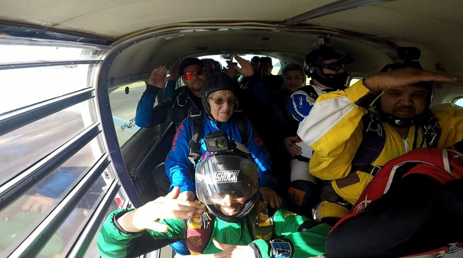 Tataravó salta de paraquedas 