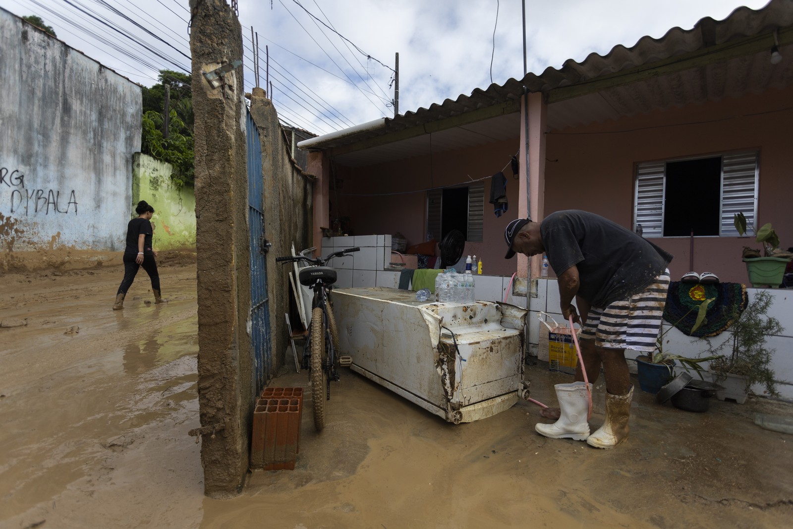 Fortes chuvas caíram no último fim de semana sobre o litoral norte de São Paulo — Foto: Maria Isabel Oliveira / Agência O Globo 