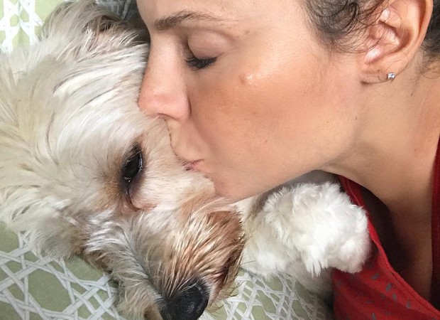 Maíra Charken com sua cadela, Amelie (Foto: Reprodução/Instagram)