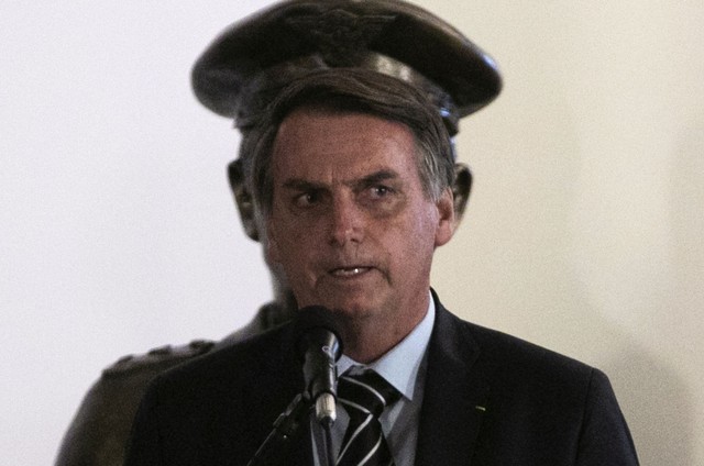 Privilégios da farda: Bolsonaro sempre defendeu aposentadoria ...